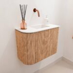 Mondiaz -JOYA 51,6cm toiletmeubel ronding links kleur Oak. Wastafel FAYE positie Rechts Zonder kraangat kleur Talc