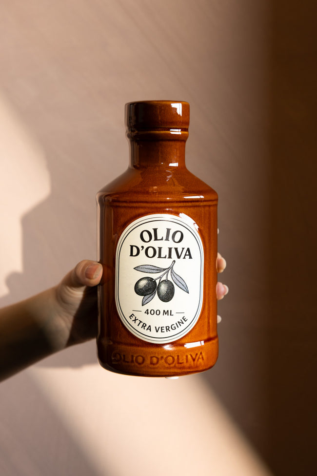 IMG_3511 Rockett st George - Olio d'Oliva Ceramic Bottle Vase - Afbeelding 1